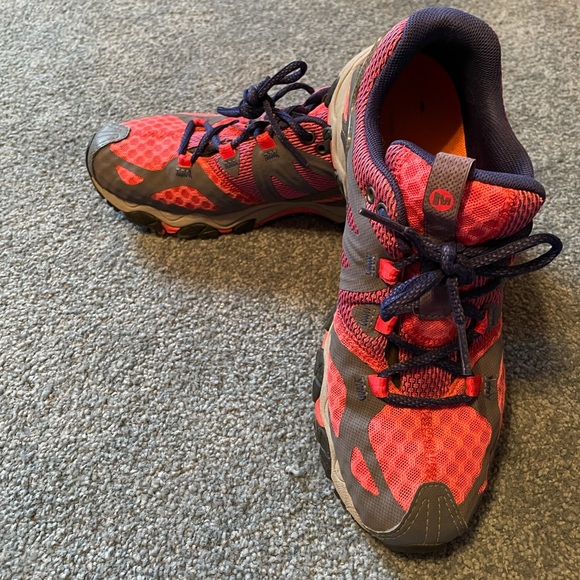 Merrell hiking shoes.  Women’s size 8 - Picture 7 of 7